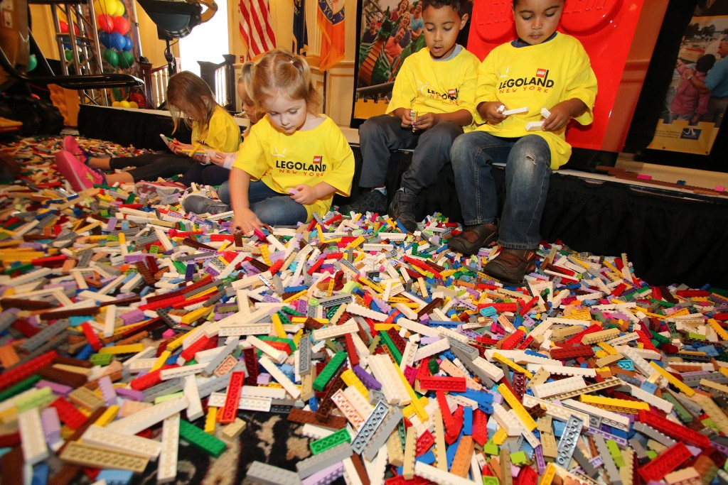 kids-with-lego-bricks